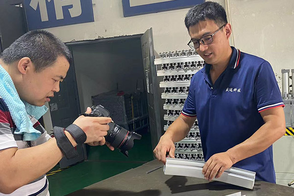 型材拉彎廠的復員軍人將工匠精神書寫在平凡崗位上