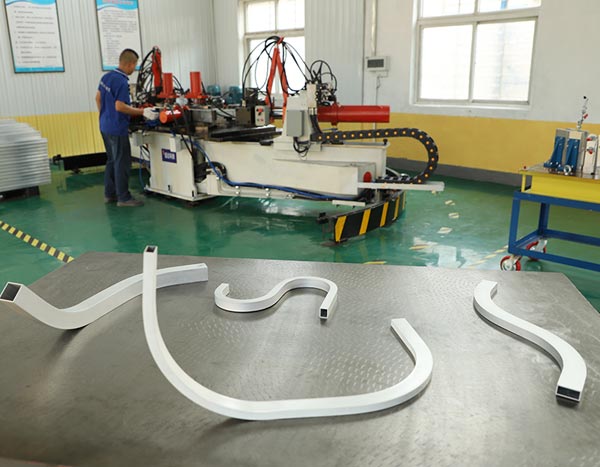 北京盛達偉業型材拉彎廠：采用人工智能拉彎加工技術服務全球各地的需求用戶