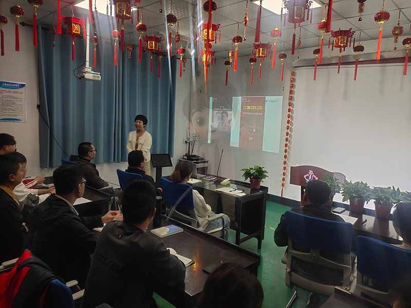 思維破繭，共赴成長(zhǎng)：北京鋁型材彎弧加工廠共讀聯(lián)盟學(xué)習(xí)小組進(jìn)階之旅